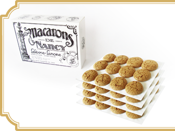 Nos boîtes de quatre douzaines de Macarons de Nancy.